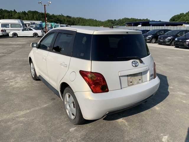 Toyota IST