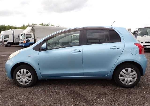 Toyota Vitz F package