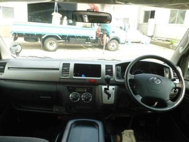 TOYOTA HIACE VAN LONG SUPER GL