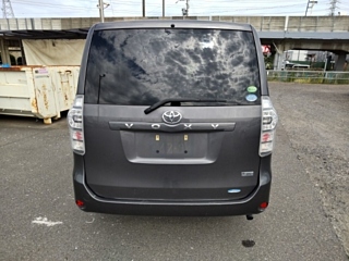 TOYOTA VOXY 2013